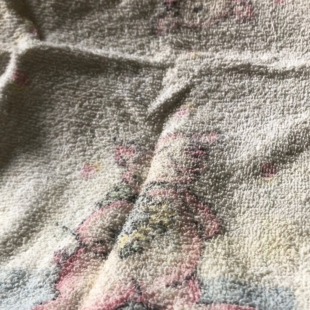 Vintage Floral Terry Cloth Towel in Pastel Pink & Cream